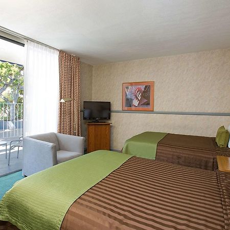 Travelodge Hotel At Lax Los Angeles Exteriör bild