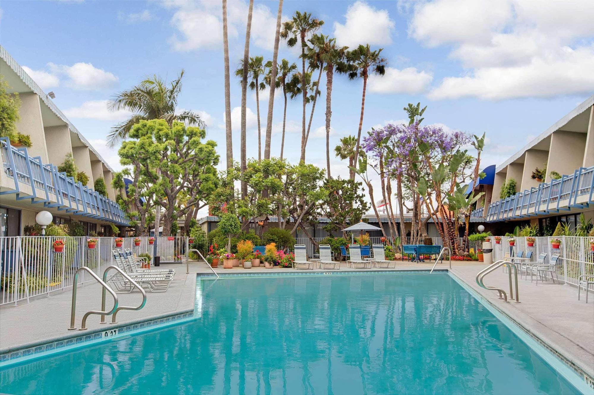 Travelodge Hotel At Lax Los Angeles Exteriör bild